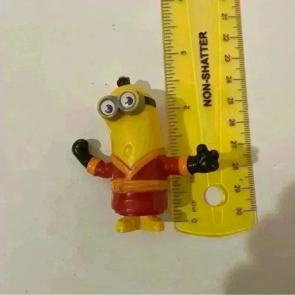 2019 Mcdonald's Two Minions Bath Robe Kevin and Kill Bill Figures‎ - Picture 11 of 11